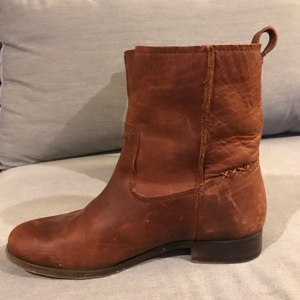 Frye Cara Short boot